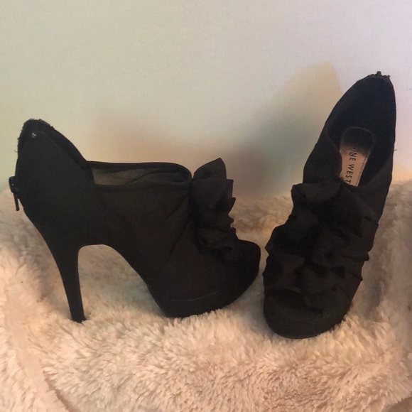 “Nine West Dress Shoe - Picture 2 of 3